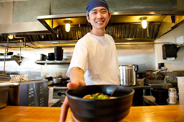 サービス業で月収30万円(給付基礎日額1万円)の場合